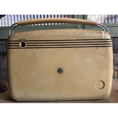 650 - Vintage Bush radio type TR82C as found, 33x23cm  / All lots are located at Gower Reclamation, Unit 1... 