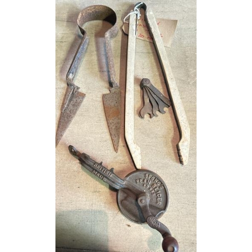 653 - Collection of vintage tools including washing tongs, sheep shears, Spong's bean slicer number 632 an... 