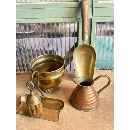 659 - Collection of brass and copperware including a Weberware copper jug, crumb brush and pan, twin handl... 