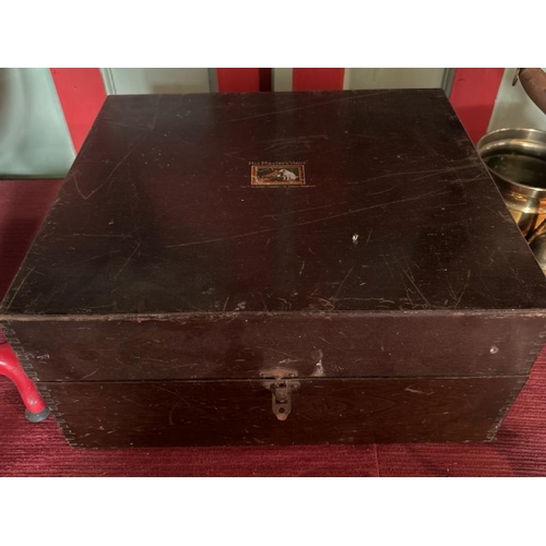 662 - Vintage HMV turntable in wooden case model number 119  / All lots are located at Gower Reclamation, ... 