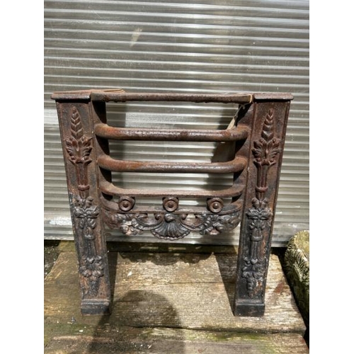 745 - A Victorian cast iron hob grate, 46cm (h) x 40cm (w) x 28cm (d)  / All lots are located at Gower Rec... 