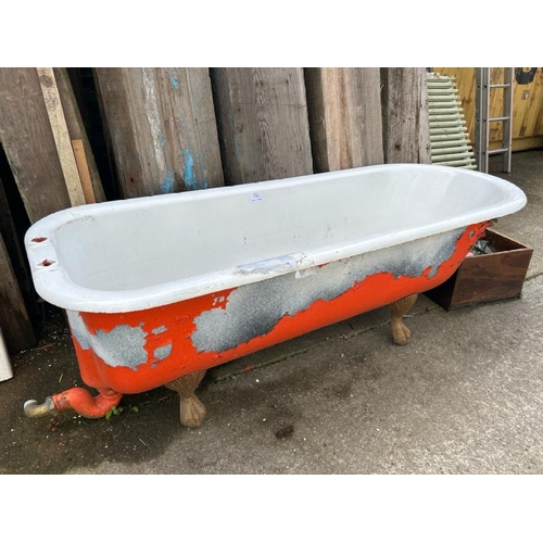 746 - A Victorian cast iron bath on ball and claw feet, 55cm (h) x 180cm (l) x 74cm (w)  / All lots are lo... 