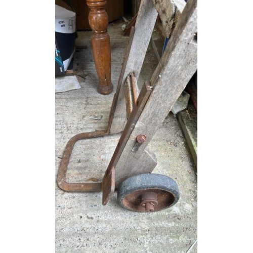 747 - A vintage sack barrow, 120cm (h)  / All lots are located at Gower Reclamation, Unit 17b, Crofty Indu... 