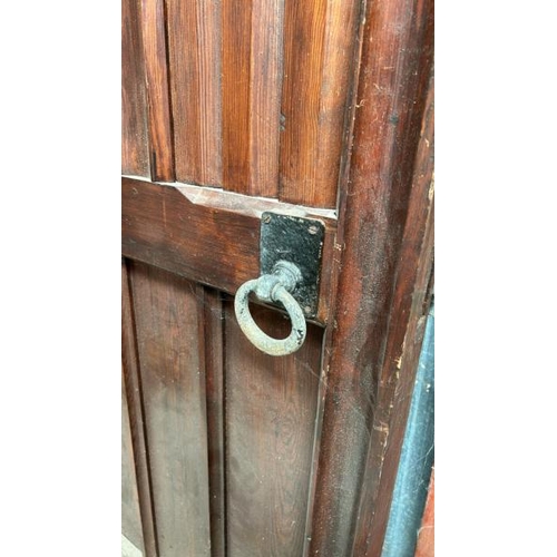 761 - Large church door with cast iron handle, 208cm (h) x 77cm (w) x 7cm (d)  / All lots are located at G... 