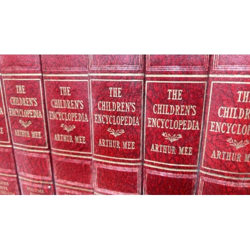 795 - Ten volumes of The Children's Encyclopedia by Arthur Mee  / All lots are located at Gower Reclamatio... 