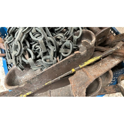 798 - Crate of assorted metal inc. Iron hand rail brackets  / All lots are located at Gower Reclamation, U... 