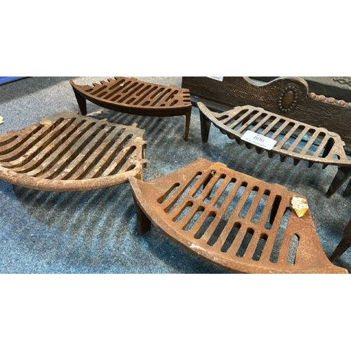 806 - Seven assorted cast iron fire grates  / All lots are located at Gower Reclamation, Unit 17b, Crofty ... 