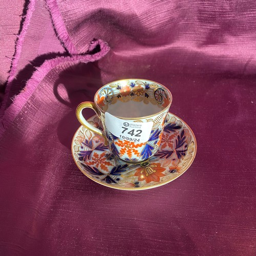 742 - Imari style cup and saucer  / All lots are located at The Barn, Hampstead Farm, Nr Henley on Thames,... 