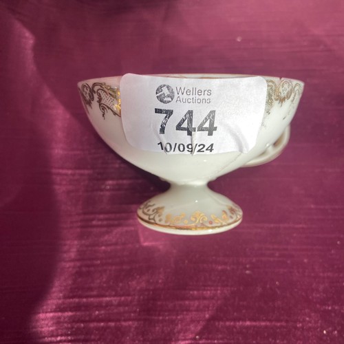 744 - Small pocelain mug with gold accents  / All lots are located at The Barn, Hampstead Farm, Nr Henley ... 