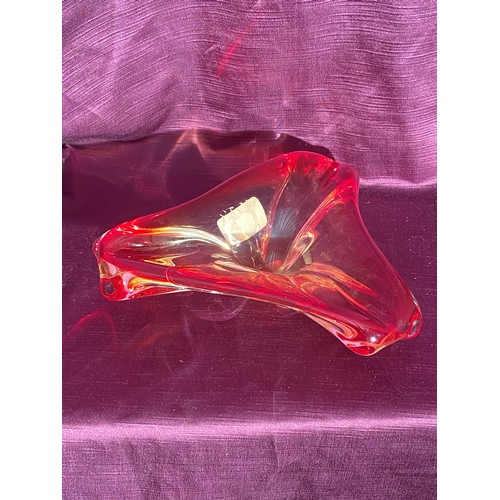 752 - 1960's red and amber Murano style glass art bowl with organic, freeform design   / All lots are loca... 