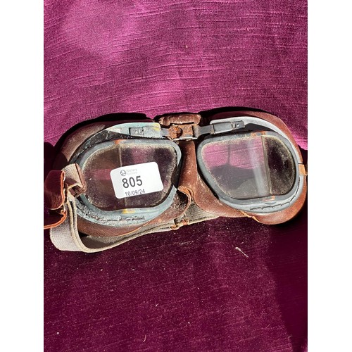 805 - Vintage flying goggles