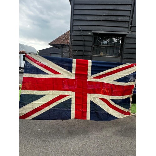 814 - A large vintage British Union Jack flag, minor flaws and a few holes, 140cm (h) x 269cm (w)  / All l... 