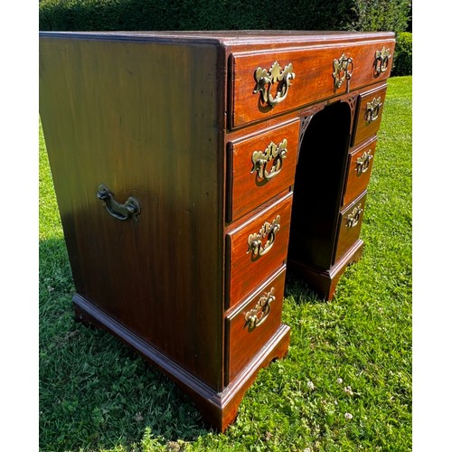 696 - 18th century English Georgian kneehole desk, with original keys and handles, single top drawer and c... 