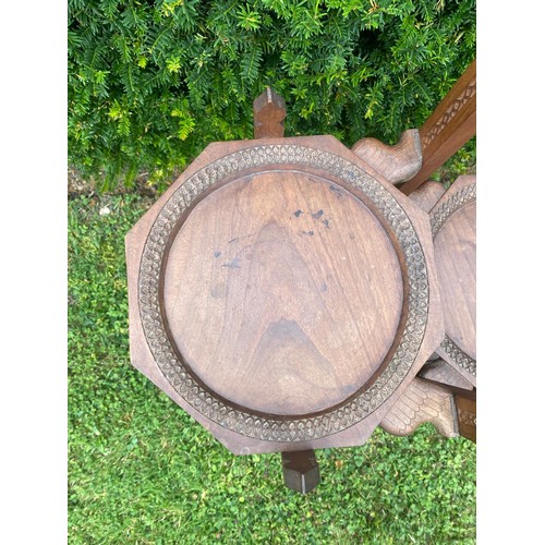 705 - A c.1900 far eastern collapsible tea and cake stand in teak / All lots are located at The Barn, Hamp... 