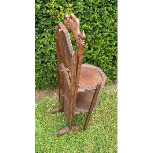 705 - A c.1900 far eastern collapsible tea and cake stand in teak / All lots are located at The Barn, Hamp... 