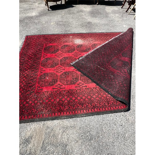 716 - A very large 19th century Persian rug, slightly worn in areas / All lots are located at The Barn, Ha... 