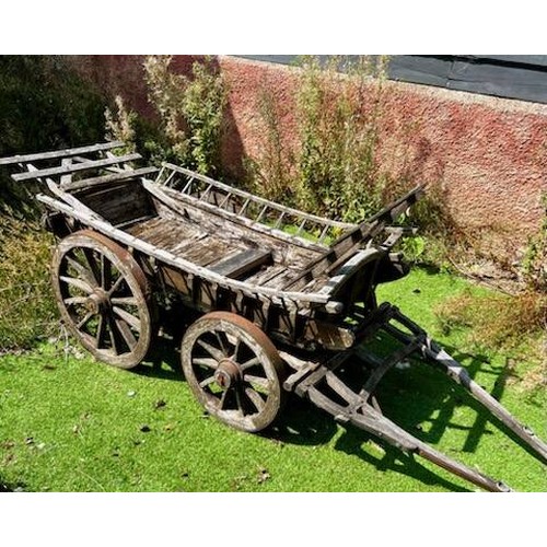 944 - A 20th century hand crafted cart, nicely weathered, perfect display piece / All lots are located at ... 