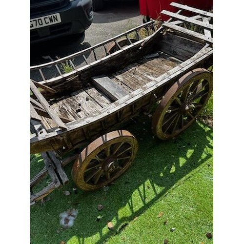 944 - A 20th century hand crafted cart, nicely weathered, perfect display piece / All lots are located at ... 