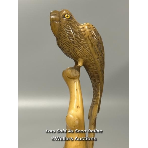 25 - Decorative carved Parrot on a branch, 16cm high / AN4