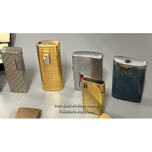 33 - Collection of vintage lighters including Ronson, Calibri and Royal Musical (22) / AN5