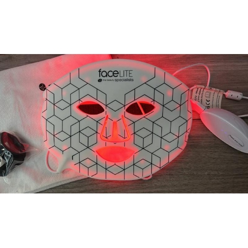 8506 - RIO BEAUTY BEAUTY BOOSTING LIGHT TREATMENT MASK / MINIMAL SIGNS OF USE / WITHOUT BOX / SEE IMAGES / ... 