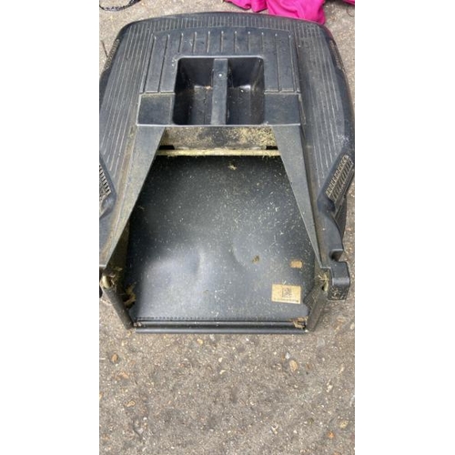 2055 - MOUNTFIELD 123CC LAWNMOWER / HEAVY SIGNS OF USE / P