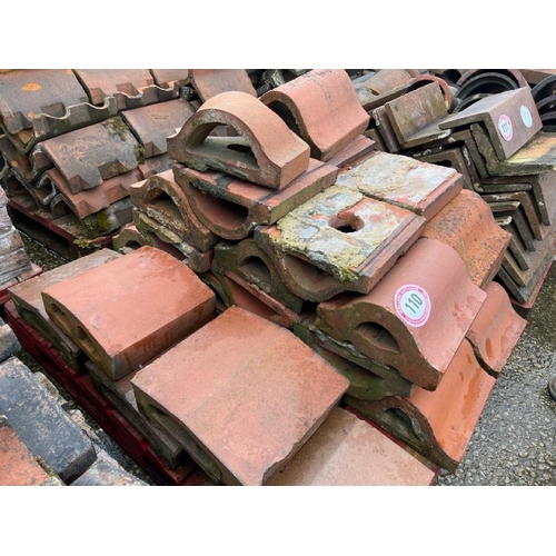 110 - Pallet of approx. x40 assorted terracotta coping, sizes and styles vary