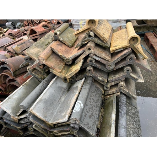 125 - Pallet of approx. x45 roll top ridge tiles, sizes and styles vary