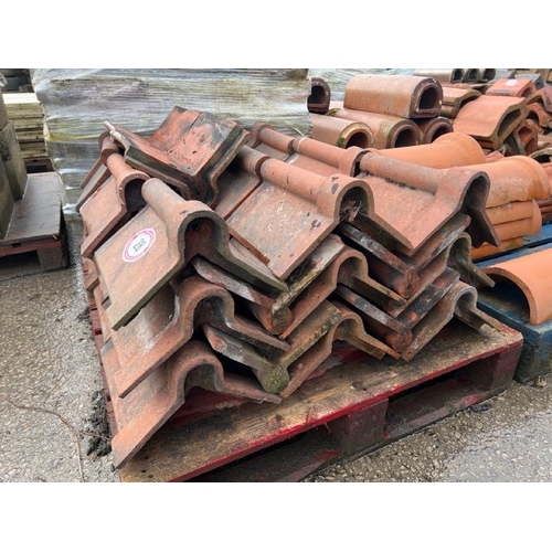 28 - Approx. x38 red ridge roll top roof tiles, each measures approx. 36cm l