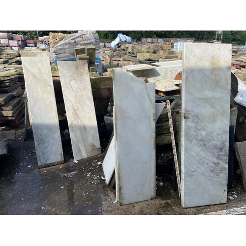 700 - x4 pieces of white marble, one damaged, largest 150cm long x 45cm wide x 5cm thick