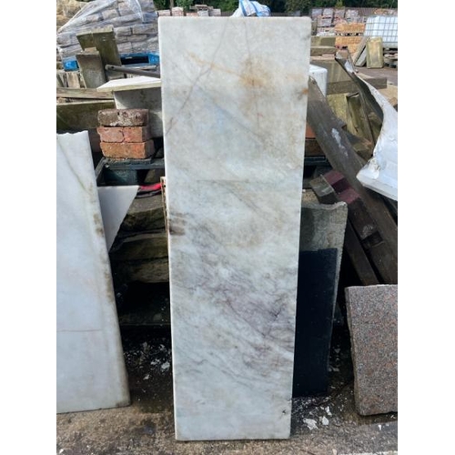 700 - x4 pieces of white marble, one damaged, largest 150cm long x 45cm wide x 5cm thick