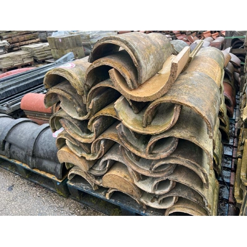 93 - Pallet of approx. x100 yellow half round roof tiles, roughly 30cm l each