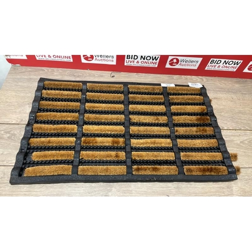 8018 - PRIMEUR COIR ROD MAT / SIGNS OF USE / B3