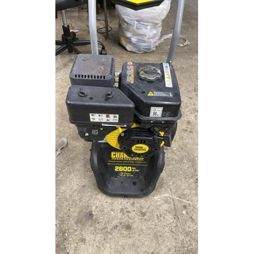 8077 - CHAMPION PETROL 2600 PSI PRESSURE WASHER  / SIGNS OF USE / UNTESTED / P4