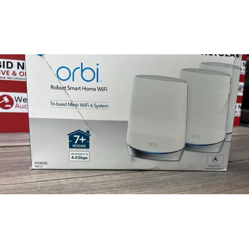 8510 - NETGEAR ROUTER AND SATTELITE RBK753-100EUS WIFI16 ORBI / APPEARS TO BE NEW, OPEN BOX / MINOR BOX DAM... 