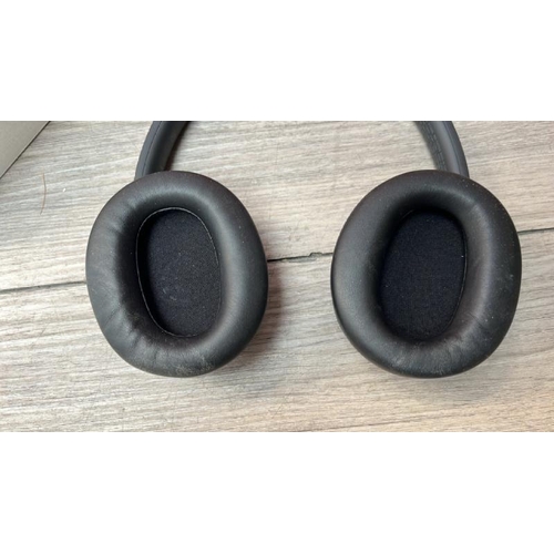 8513 - SONY WHCH720NB NOISE CANCELLING OVEREAR HEADPHONES / POWERS UP, CONNECTS & PLAYS MUSIC / WITH BOX / ... 