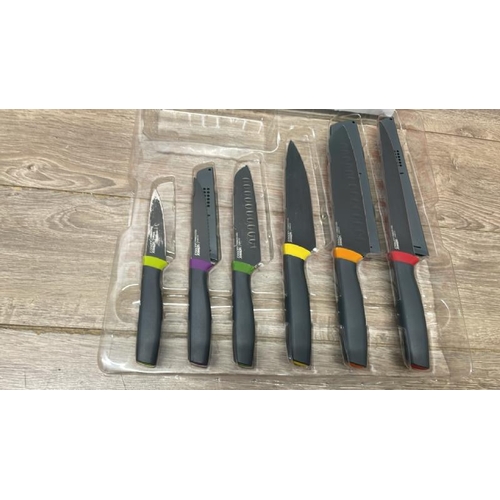 4021 - JOSEPH JOSEPH ELEVATE KNIVES / SIGNS OF USE / F15