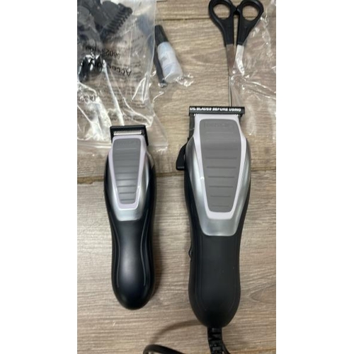 4029 - WAHL DELUXE COMBI HAIR CLIPPER KIT / POWERS UP / SEINS OF USE / F16