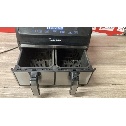 4036 - SUR LA TABLE AIR FRYER WITH X2 3.8L DRAWERS / POWERS UP / SIGNS OF USE / F18