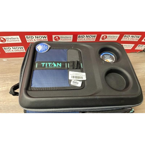 4069 - TITAN 50 CAN COLLAPSIBLE COOLER WITH TABLE TOP / SIGNS OF USE / C40