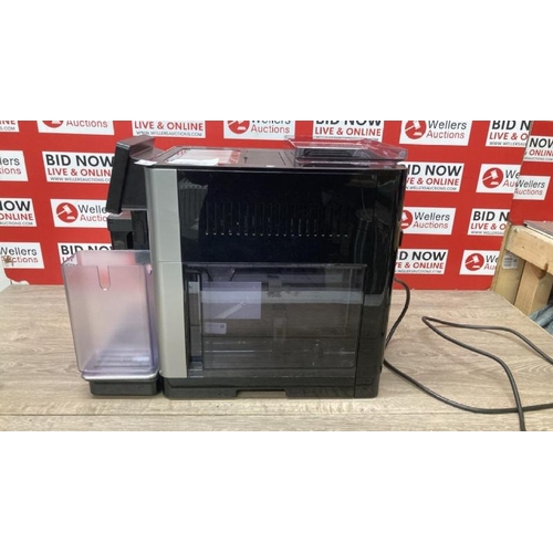 4076 - DELONGHI PRIMADONA SOUL ECAM 610.55.SB BEAN TO CUP COFFEE MACHINE / POWERS UP / SIGNS OF USE / C41