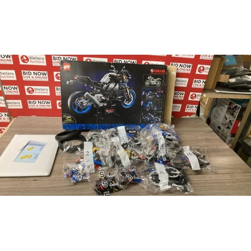 4114 - LEGO TECHNIC YAMAHA BIKE - 42159 / C35