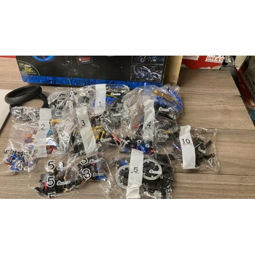 4114 - LEGO TECHNIC YAMAHA BIKE - 42159 / C35