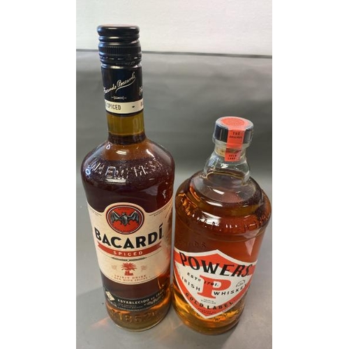 9509 - POWERS IRISH WHISKY 1791 1L + BACARDI SPICED SPIRIT DRINK 1L