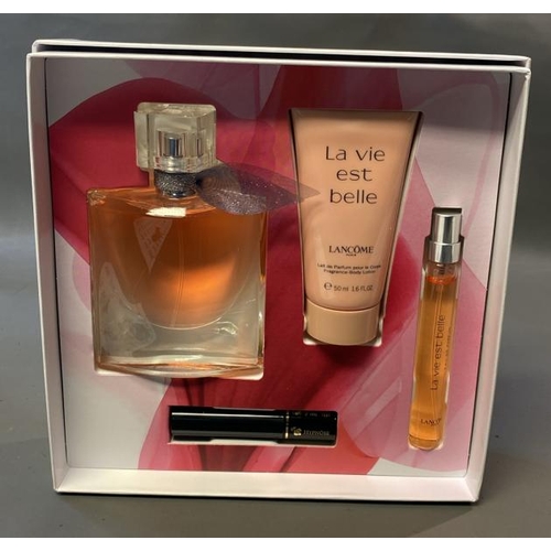 9585 - LANCOME SET INC. EAU DE PARFUM 50ML + BODY LOTION 50ML+ EAU DE PARFUM 10ML + MASCARA 2ML / BRAND NEW