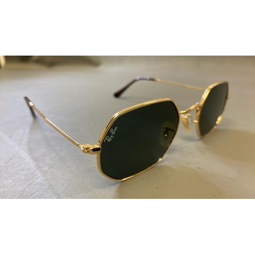 9615 - RAY BAN SUNGLASSES + CASE - PRE OWENED