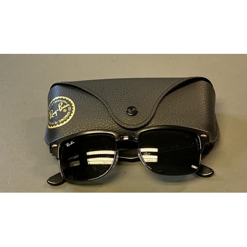 9616 - RAY BAN SUNGLASSES + CASE - PRE OWENED