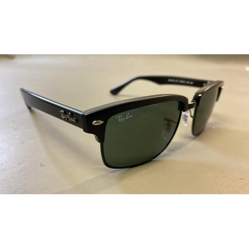 9616 - RAY BAN SUNGLASSES + CASE - PRE OWENED