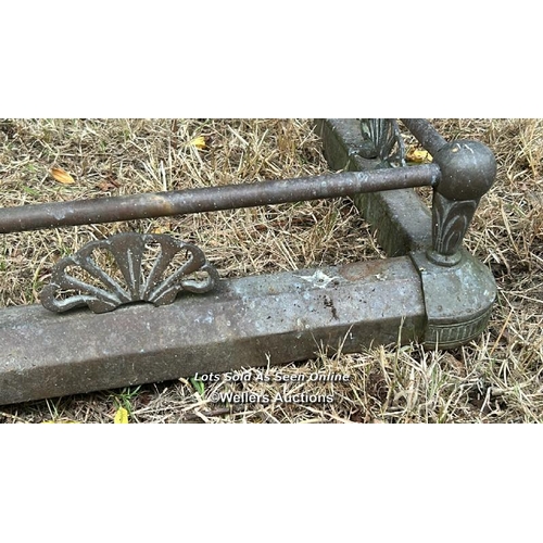 116 - Brass fire fender, 20cm (h) x 153cm (w) x 40cm (d) / Please bring equipment and labour to assist wit... 