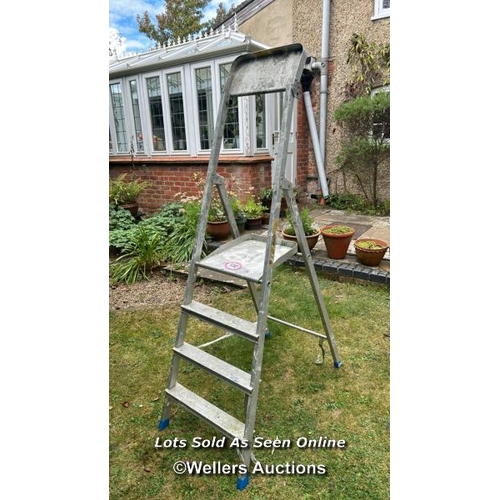 132 - 4 rung aluminium step ladder / Please bring equipment and labour to assist with removal of all lots.... 